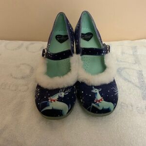 Hot Chocolate winter themed shoes size 39